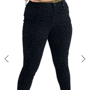 Madewell flocked leopard black mid rise jeans NWT